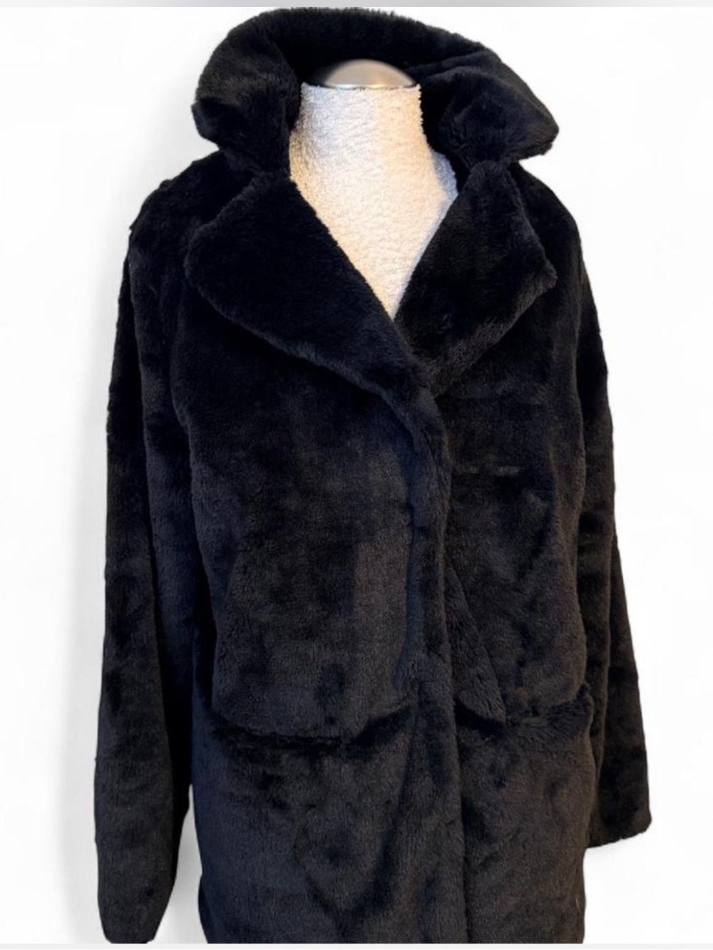 Black Plush Faux-Fur Coat - Women's Cozy Jacket